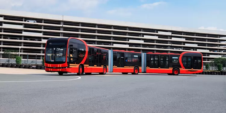 El primer autobús biarticulado 100% eléctrico del mundo