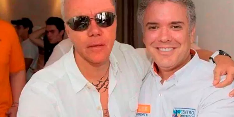 Fotomontaje de Jhon Jairo Velásquez, alias Popeye, con el presidente Iván Duque Fotomontaje de Jhon Jairo Velásquez, alias Popeye, con el presidente Iván Duque