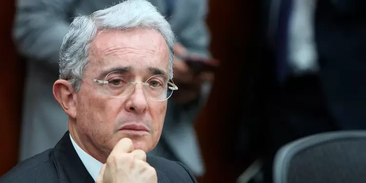 El expresidente Álvaro Uribe El expresidente Álvaro Uribe en la Comisión Séptima del Senado