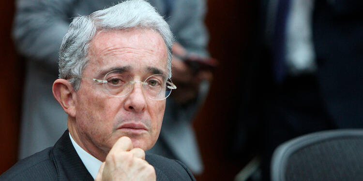 El expresidente Álvaro Uribe El expresidente Álvaro Uribe en la Comisión Séptima del Senado