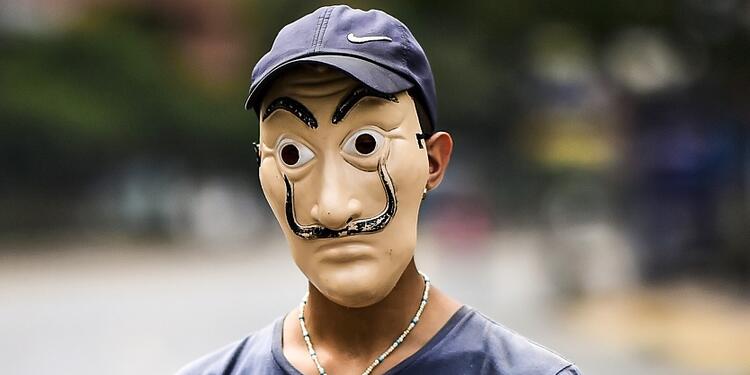 Mascara de Salvador Dalí
