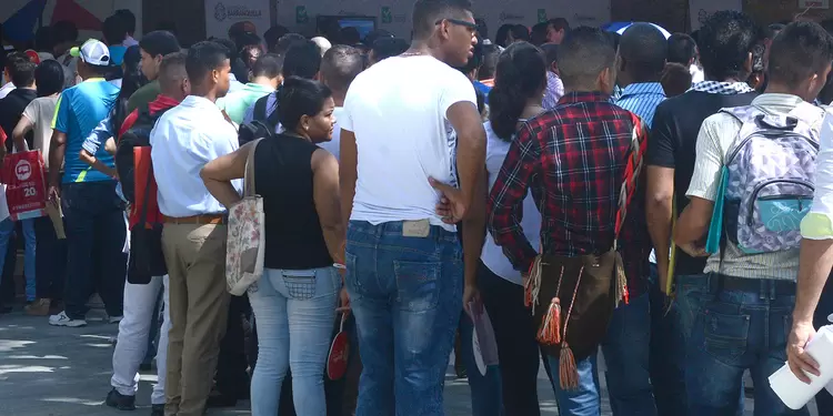 Personas en Barranquilla en busca de empleo
