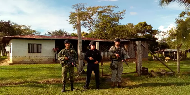Autoridades tomando posesión en Caquetá de bienes del desaparecido Bloque Sur de las Farc Autoridades tomando posesión en Caquetá de bienes del desaparecido Bloque Sur de las Farc