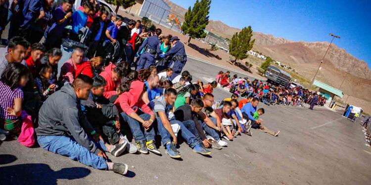 Inmigrantes en la frontera sur de Estados Unidos. Inmigrantes en la frontera sur de Estados Unidos.