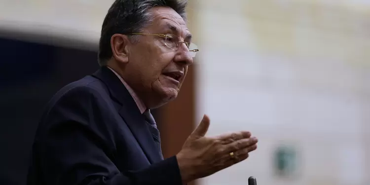 Néstor Humberto Martínez Néstor Humberto Martínez