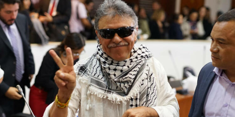 Este fue el gesto de Jesús Santrich que le molestó al presidente de la Comisión Séptima de la Cámara. Este fue el gesto de Jesús Santrich que le molestó al presidente de la Comisión Séptima de la Cámara.