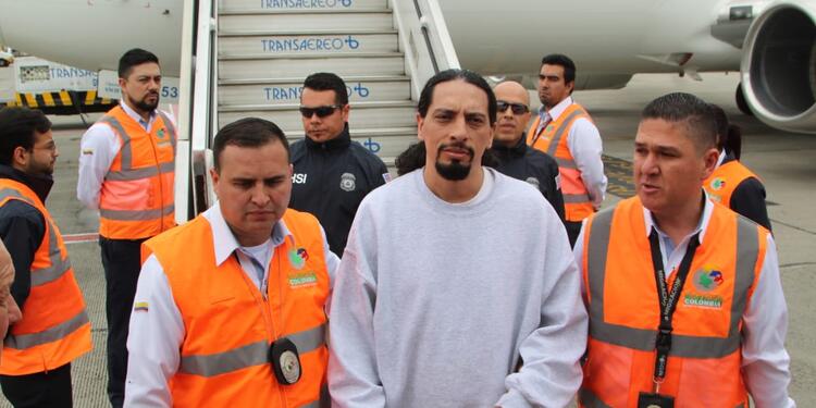 David Murcia Guzmán, en el proceso de registro con Migración Colombia, en Bogotá