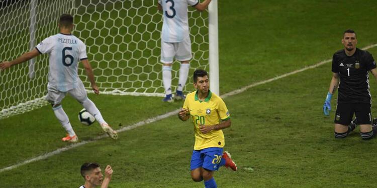 Roberto Firminho, delantero brasilero. Roberto Firminho, delantero brasilero.
