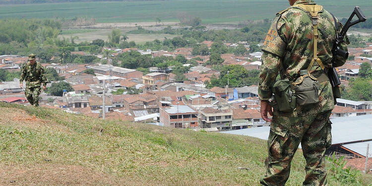 El Ejército custodiando El Ejército custodiando