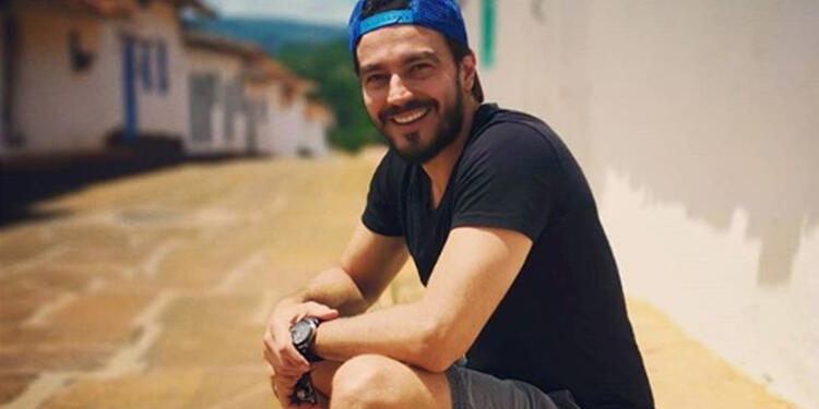 El actor logró retirar al animal del lugar donde se encontraban cocinando.