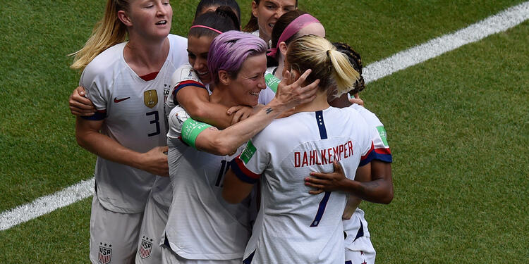 La Selección de fútbol de Estados Unidos celebrando su cuarto título mundial La Selección de fútbol de Estados Unidos celebrando su cuarto título mundial