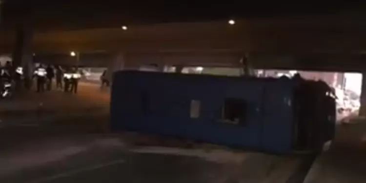 Bus de SITP se volcó