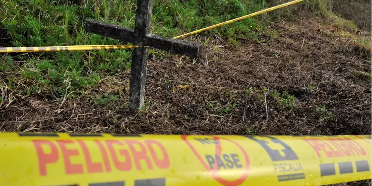 Demarcación en zona donde se sospecha hay restos de desaparecidos por el conflicto.