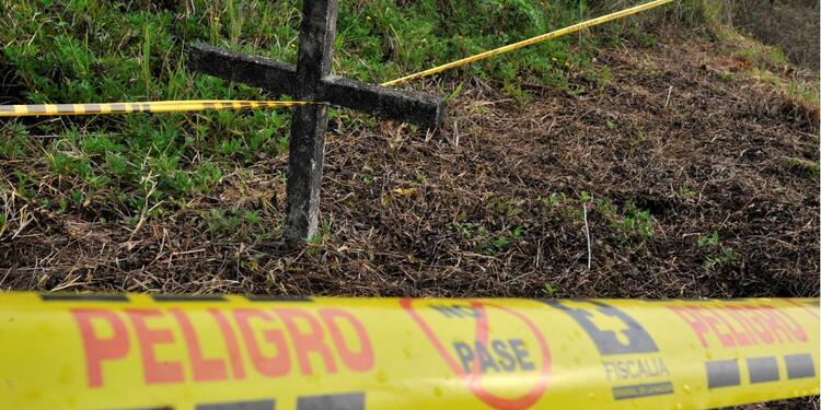 Demarcación en zona donde se sospecha hay restos de desaparecidos por el conflicto.