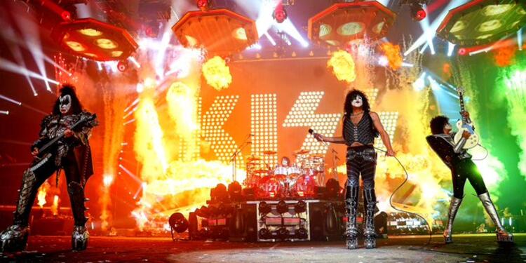 La banda de rock Kiss, en vivo