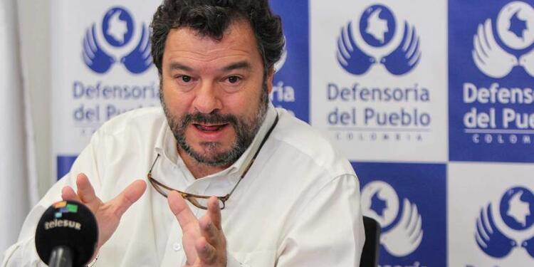 Carlos Negret, defensor del Pueblo.