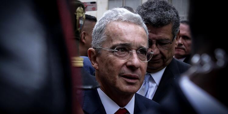 El senador Álvaro Uribe Vélez. El senador Álvaro Uribe Vélez.