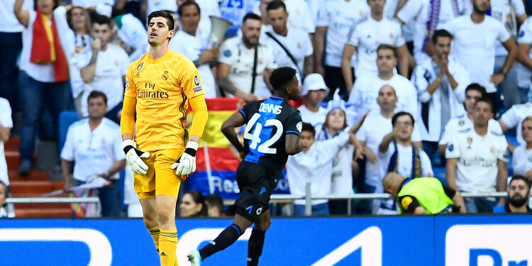 Emmanuel Dennis celebrando uno de los dos tantos que le anotó a Thibaut Courtois, en juego válido por Champions en el Santiago Bernabéu, en Madrid (España), el primero de octubre de 2019 Emmanuel Dennis celebrando uno de los dos tantos que le anotó a Thibaut Courtois, en juego válido por Champions en el Santiago Bernabéu, en Madrid (España), el primero de octubre de 2019