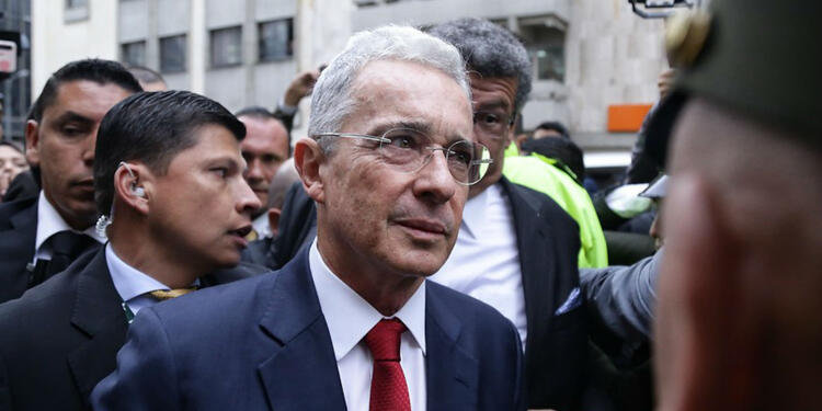 Álvaro Uribe al llegar a la indagatoria en la Corte Suprema Álvaro Uribe al llegar a la indagatoria en la Corte Suprema