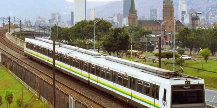Recientemente, un vagón del Metro de Medellín fue pintado con un graffiti.