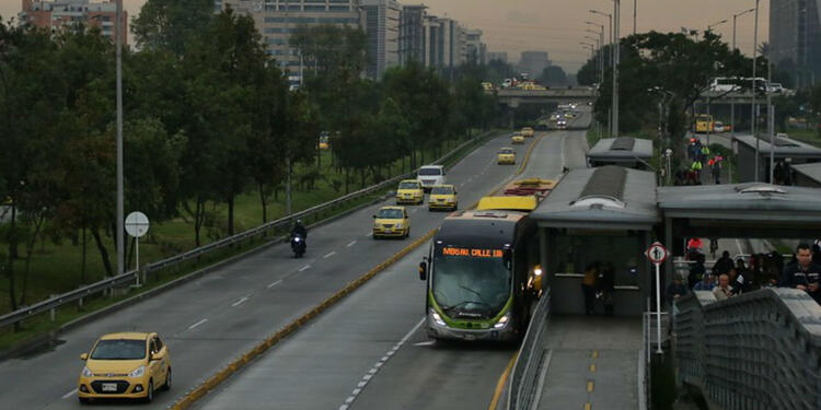 Estación de Transmilenio sobre la Calle 26 Estación de Transmilenio sobre la Calle 26