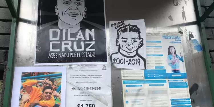 Compañeros de Dilan Cruz lo recuerdan en su colegio.