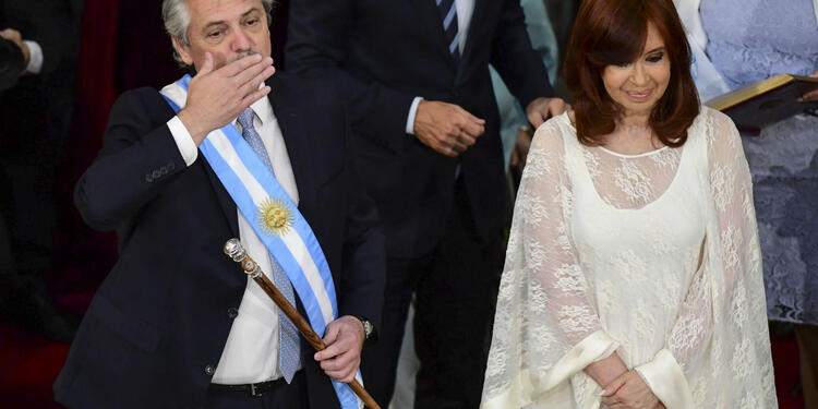 Alberto Fernández y Cristina Fernández asumen el poder