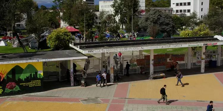 Universidad Nacional en Bogotá. Entrada de la calle 26. Universidad Nacional en Bogotá. Entrada de la calle 26.