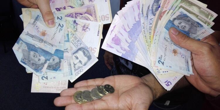 El gobierno nacional ha ofrecido un incremento salarial del 5%, las centrales obreras exigen el 12%