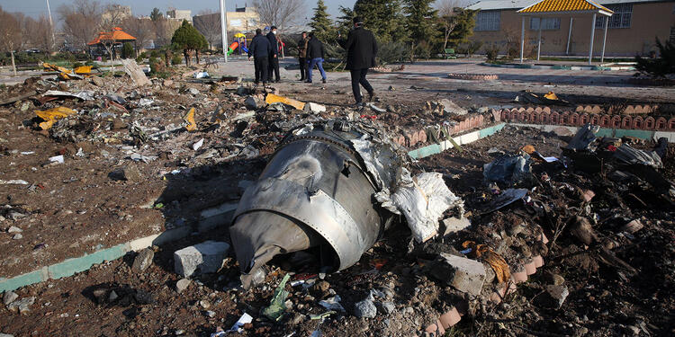 Así quedó el avión derribado en Irán.