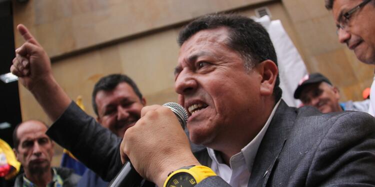 Presidente de taxistas, Hugo Ospina