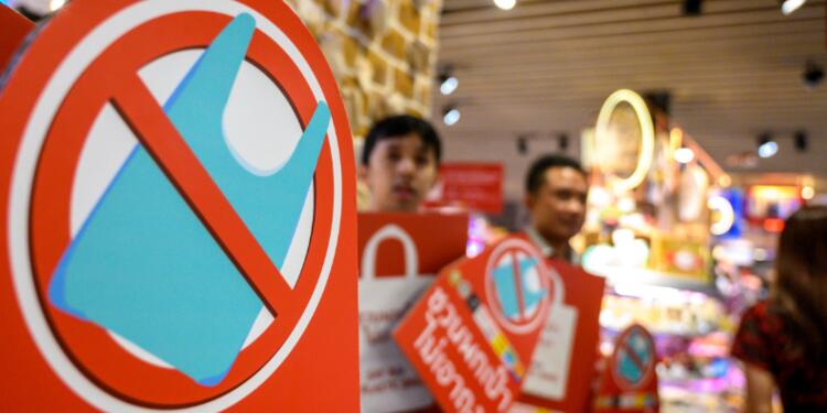 Tailandia prohíbe en los supermercados el uso de bolsas de plástico