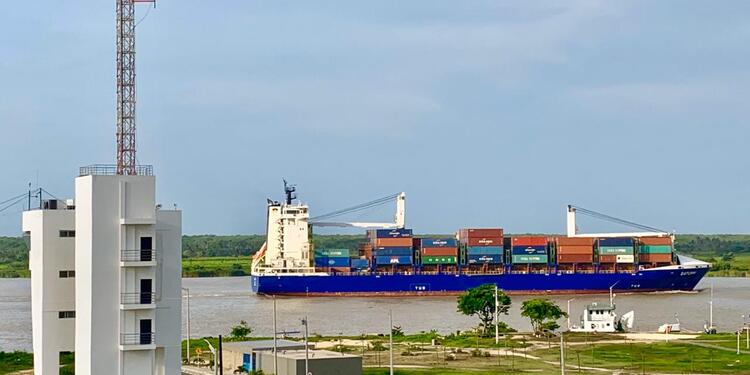 Embarcaciones en el puerto de Barranquilla