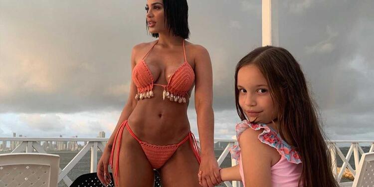 Andrea Valdiri y su hija Isabella