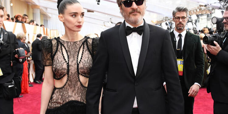 Joaquín Phoenix - Rooney Mara