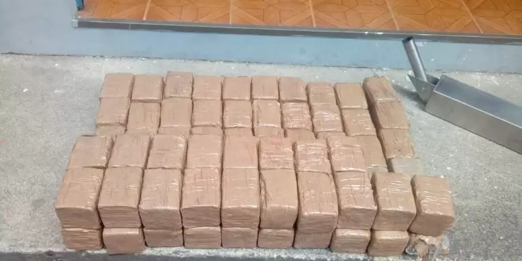 75 kilos de Marihuana fueron encontrados en le vehículo asignado la esquema de protección.
