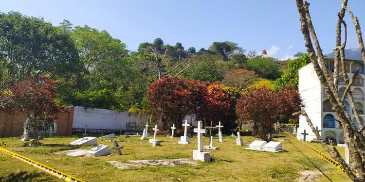 Cementerio Las Mercedes de Dabeiba, Antioquia.