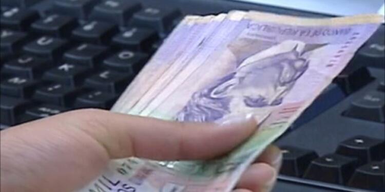 Dinero - Billetes - Dinero - Billetes -