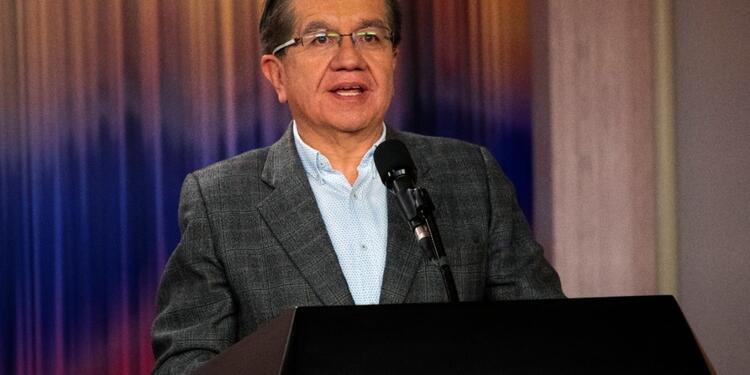 Fernando Ruíz, ministro de Salud