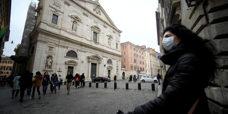 Las iglesias en Roma (Italia) están tomando medidas frente a la enfermedad. Las iglesias en Roma (Italia) están tomando medidas frente a la enfermedad.