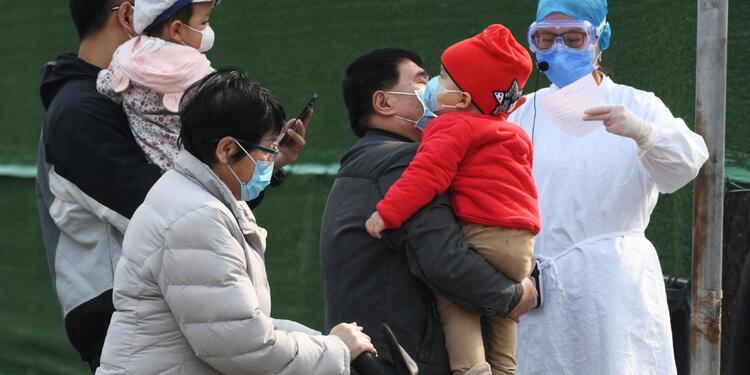 Niños con coronavirus