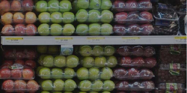 Empaque plástico en frutas y verduras.