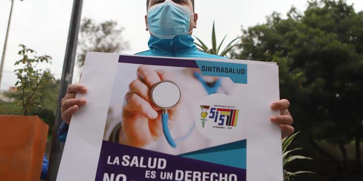 En medio de la pandemia del coronavirus, trabajadores de la salud decidieron reclamar por sus derechos.