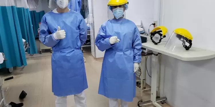 Médicos en Colombia que atienden a pacientes con coronavirus