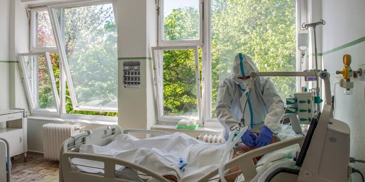 Médicos que atienden pacientes con coronavirus Médicos que atienden pacientes con coronavirus