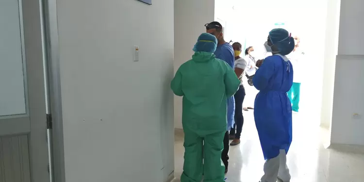 Autoridades de salud hacen seguimiento a familiares de fallecido por coronavirus