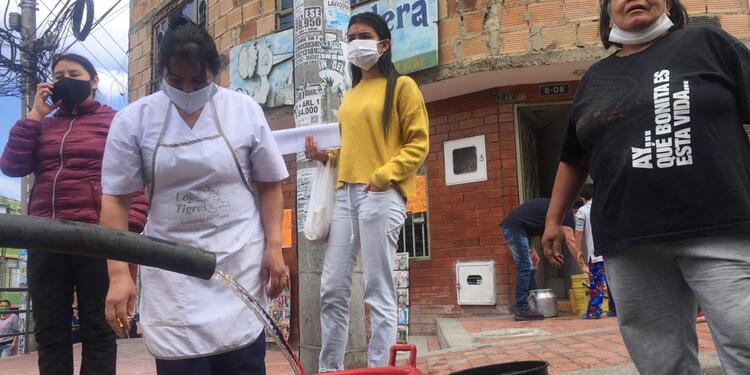 Aunque de momento está descartado un racionamiento, se pide ahorrar el preciado líquido. Aunque de momento está descartado un racionamiento, se pide ahorrar el preciado líquido.