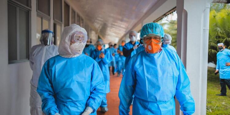 Fernando Ruíz, ministro de Salud en su visita al Amazonas Fernando Ruíz, ministro de Salud en su visita al Amazonas