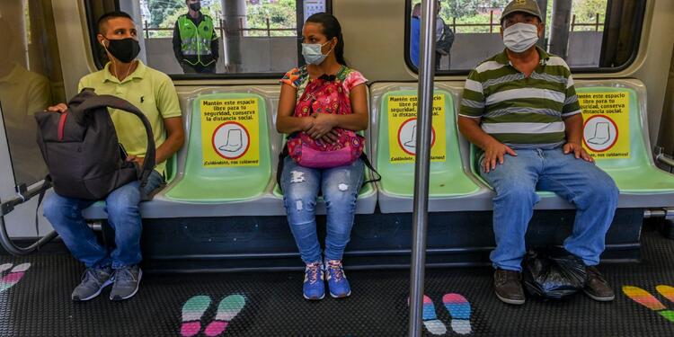 Coronavirus en Colombia / Distanciamiento metro de Medellín