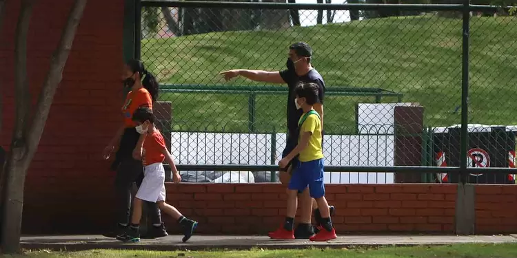 Menores de edad vuelven a la calle en cuarentena / Coronavirus en Colombia